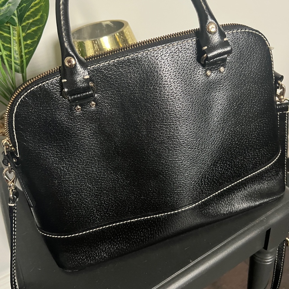 Kate Spade Black Leather Handbag with Structured Design - Picture 2 of 6